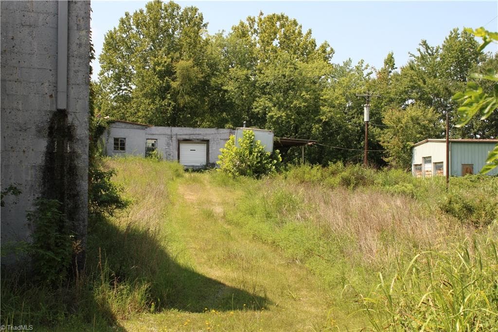 Industrial at 1506 Lexington Avenue, Thomasville NC 27360, photo 18 of 21