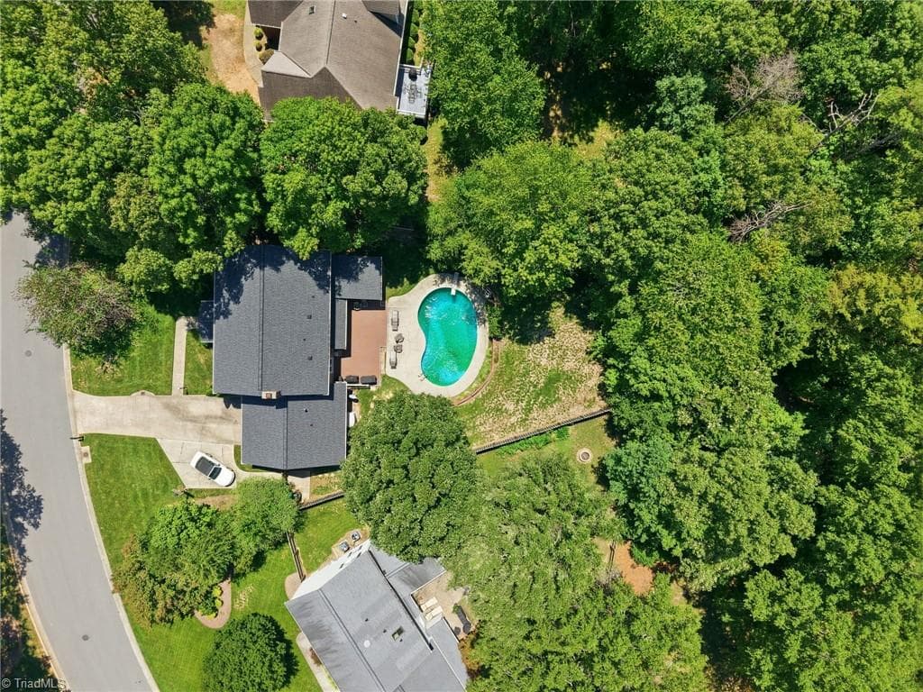 Stick/Site Built at 2019 La Dora Drive, High Point NC 27265, photo 46 of 49