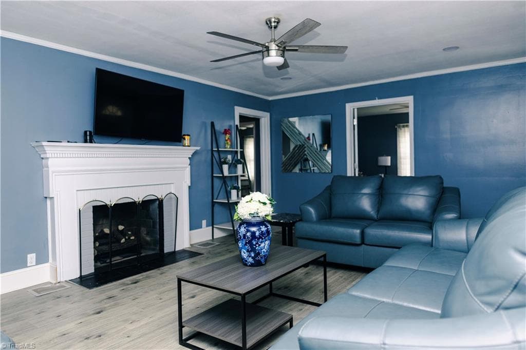 Stick/Site Built at 306 Oakview Road, High Point NC 27265, photo 7 of 23