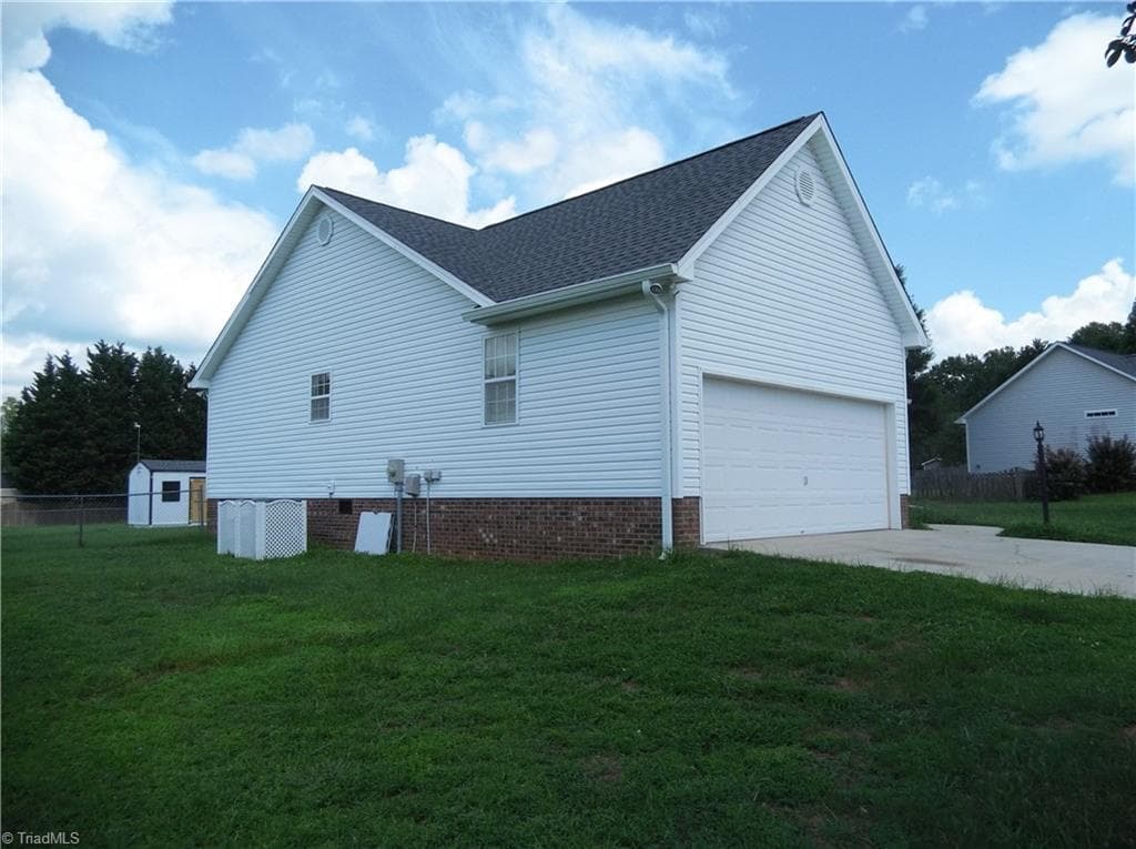 Stick/Site Built at 2903 Mitchell Wood Drive, Browns Summit NC 27214, Browns Summit, photo 2 of 28