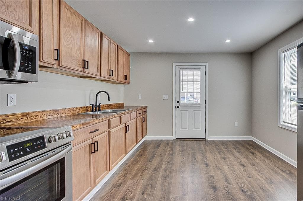 Stick/Site Built at 1510 Valley Ridge Drive, High Point NC 27260, photo 5 of 15