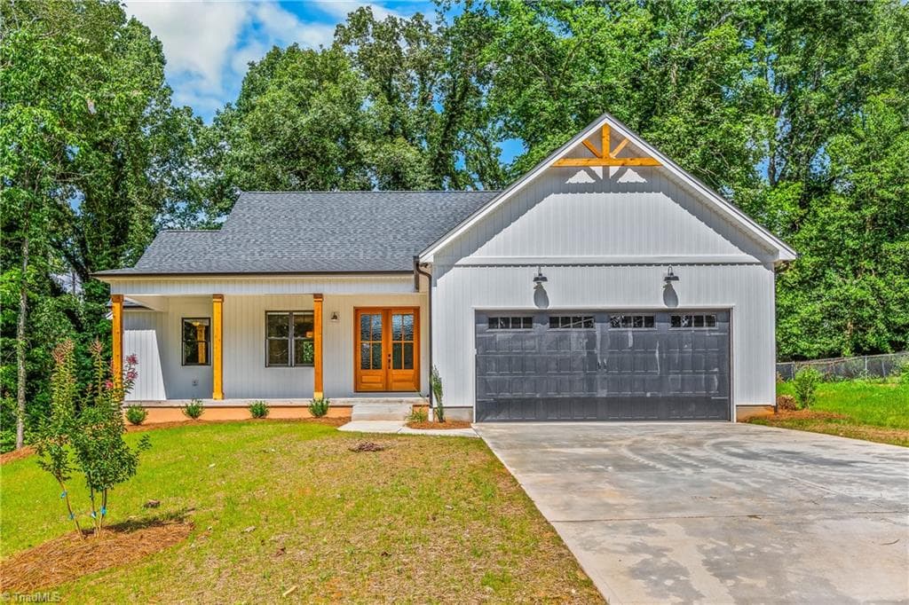 1807 Bramblewood Trail, Pfafftown NC 27040