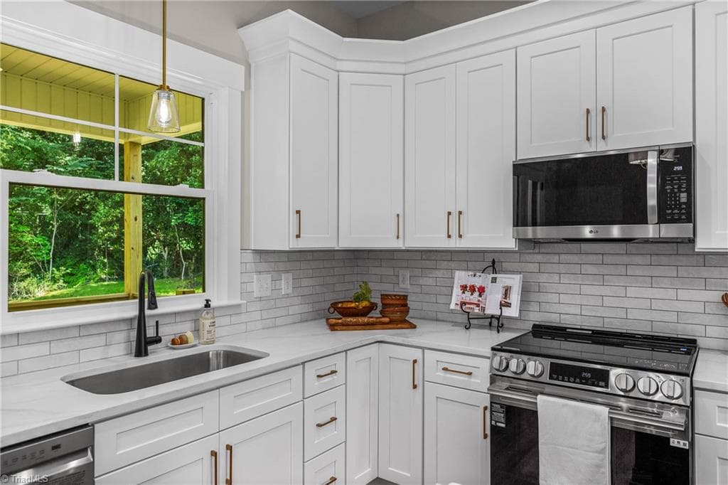 Stick/Site Built at 1807 Bramblewood Trail, Pfafftown NC 27040, photo 14 of 34