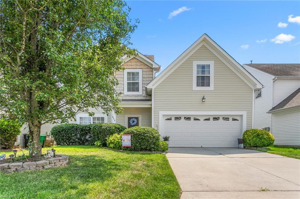 Stick/Site Built at 825 Hedgepath Terrace, High Point NC 27265, photo 2 of 16