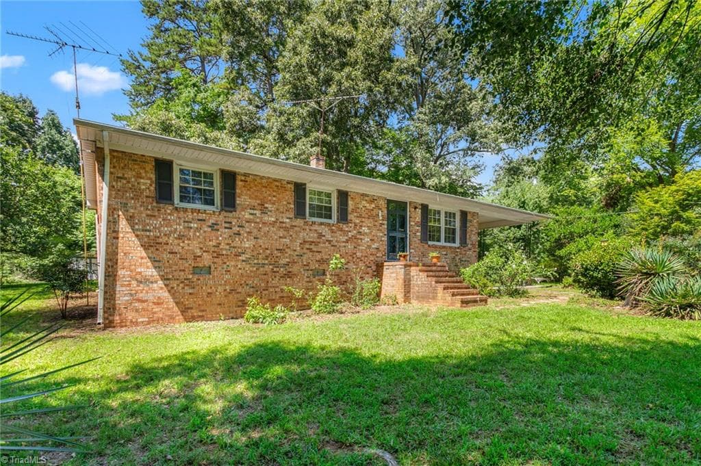 Stick/Site Built at 530 Frank Road, Reidsville NC 27320, Reidsville, photo 3 of 50