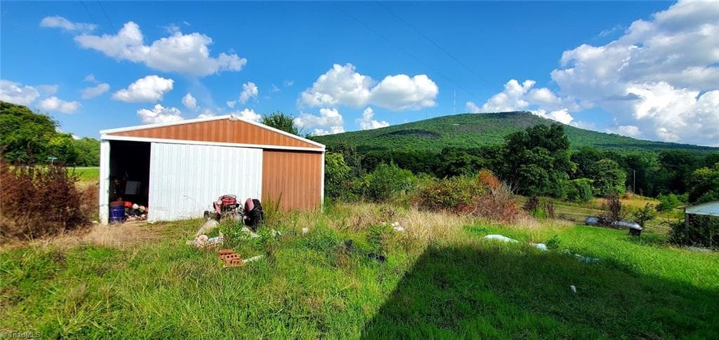 Stick/Site Built at 2185 Flat Rock Road, Pinnacle NC 27043, photo 2 of 26