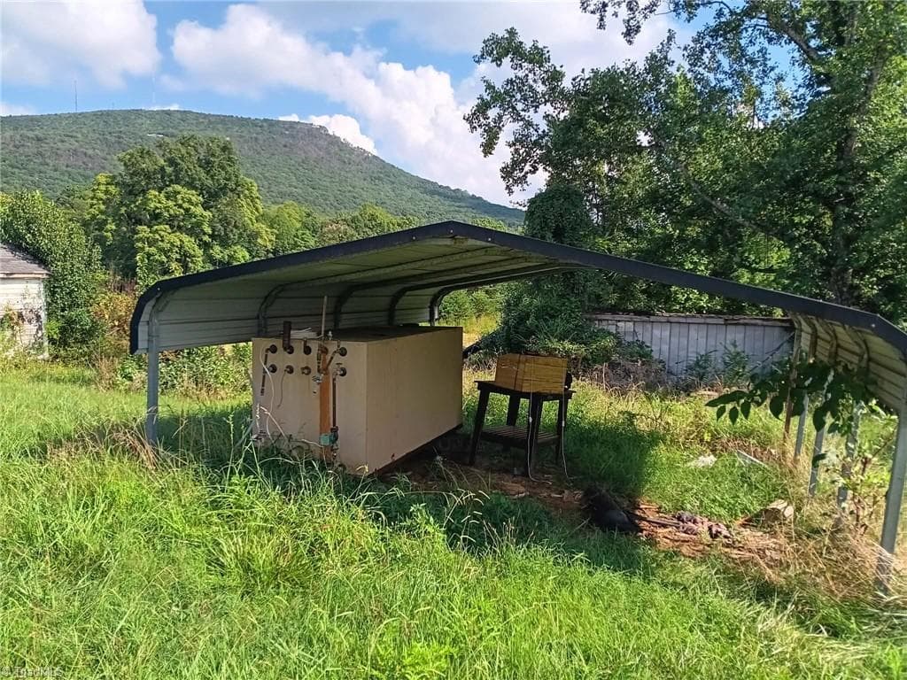 Stick/Site Built at 2185 Flat Rock Road, Pinnacle NC 27043, photo 19 of 26
