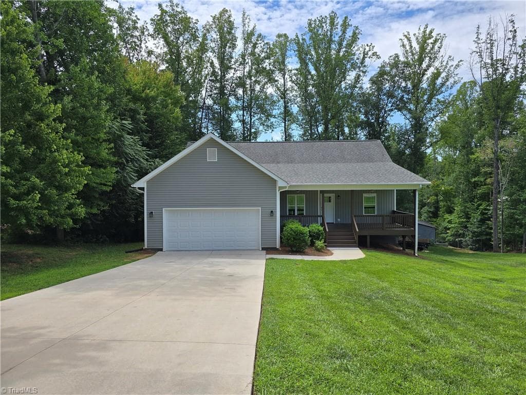 Stick/Site Built at 2513 Mill Brook Trail, Kernersville NC 27284, photo 24 of 25