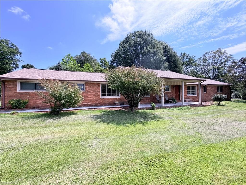 226 White Plains Road, Roaring River NC 28669