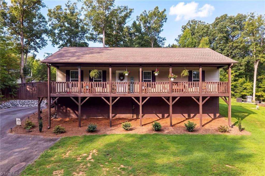 133 Lake Drive 9, Lexington NC 27292