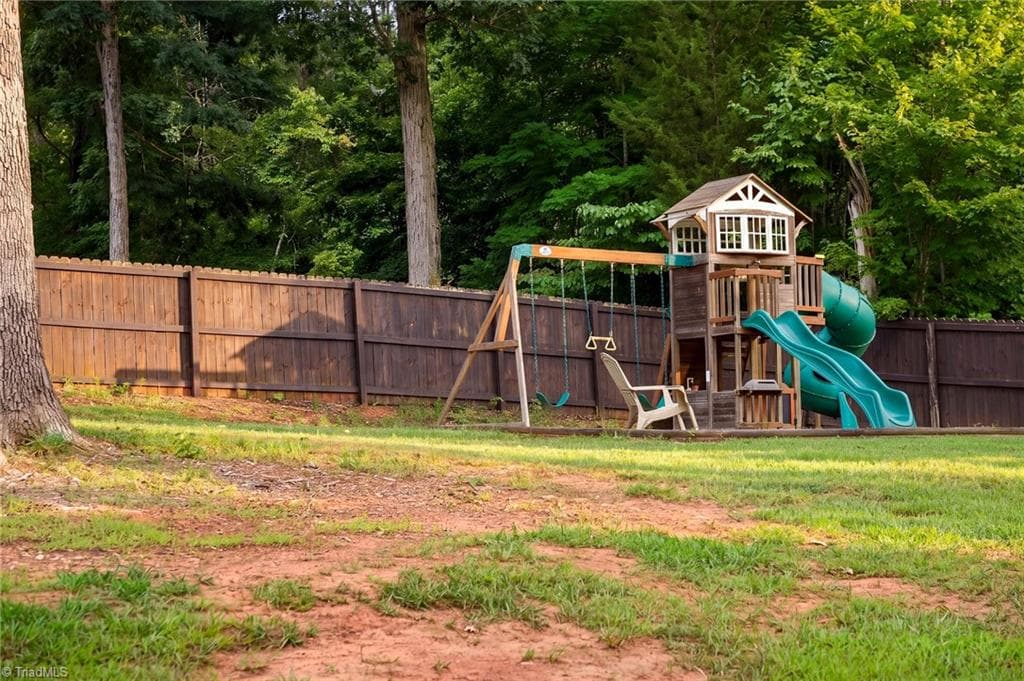 Stick/Site Built at 133 Lake Drive 9, Lexington NC 27292, Lexington, photo 24 of 28