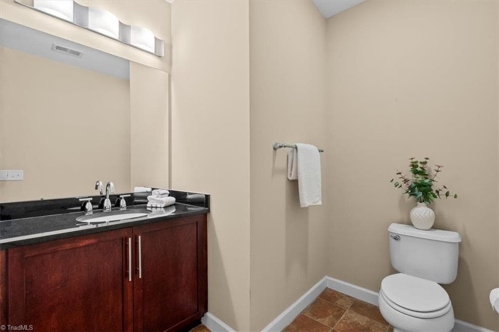 Stick/Site Built at 201 Elm Street N # 1406, Greensboro NC 27401, photo 24 of 33