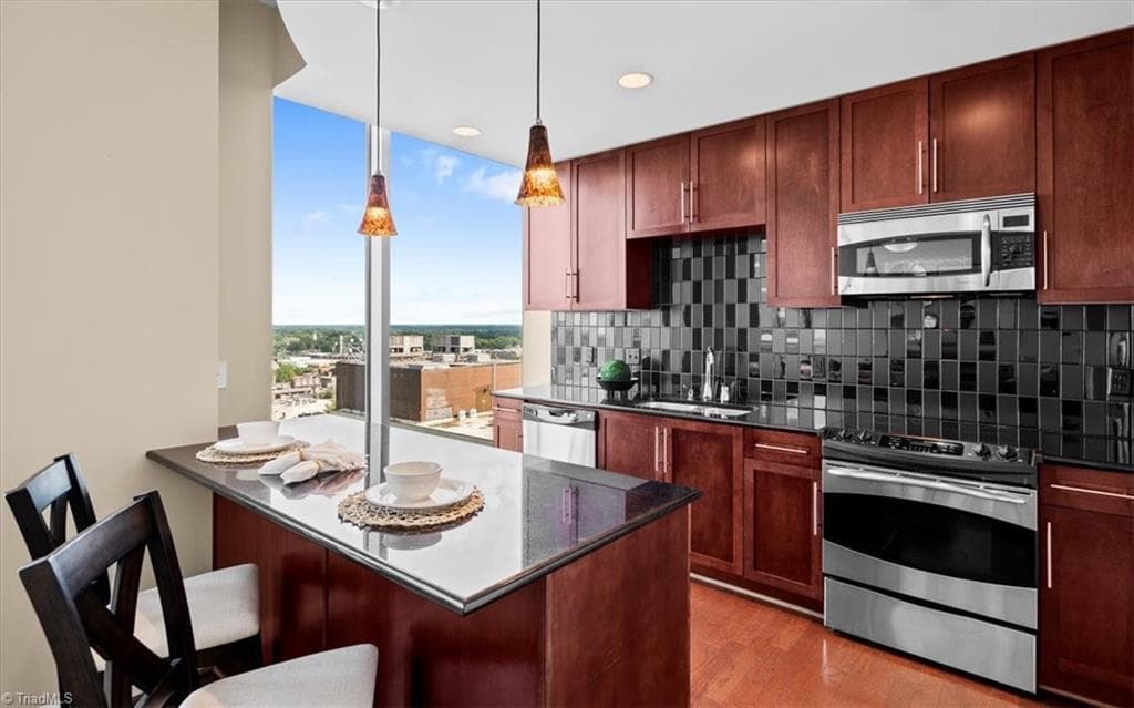 Stick/Site Built at 201 Elm Street N # 1406, Greensboro NC 27401, photo 14 of 33