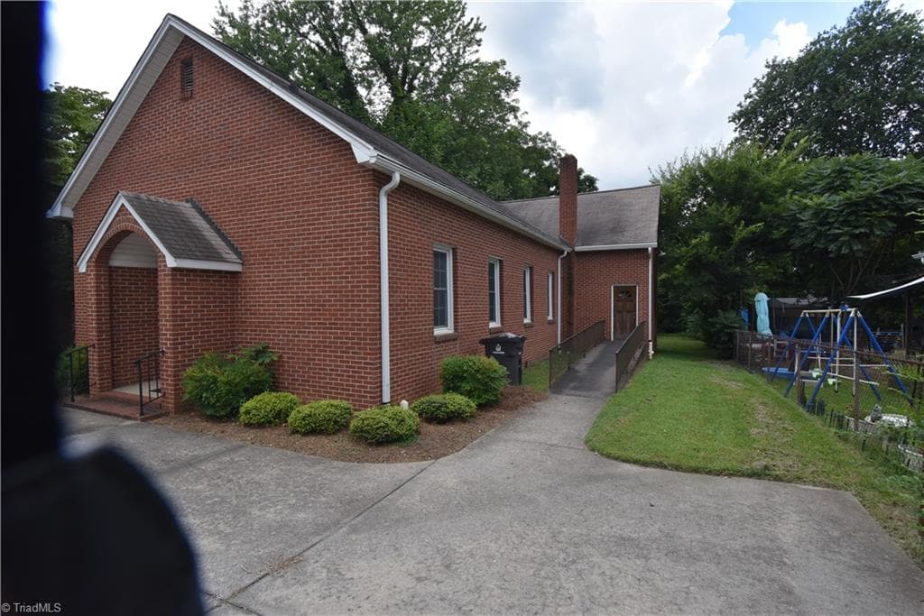 57 Cottage Street, Winston-Salem NC 27107