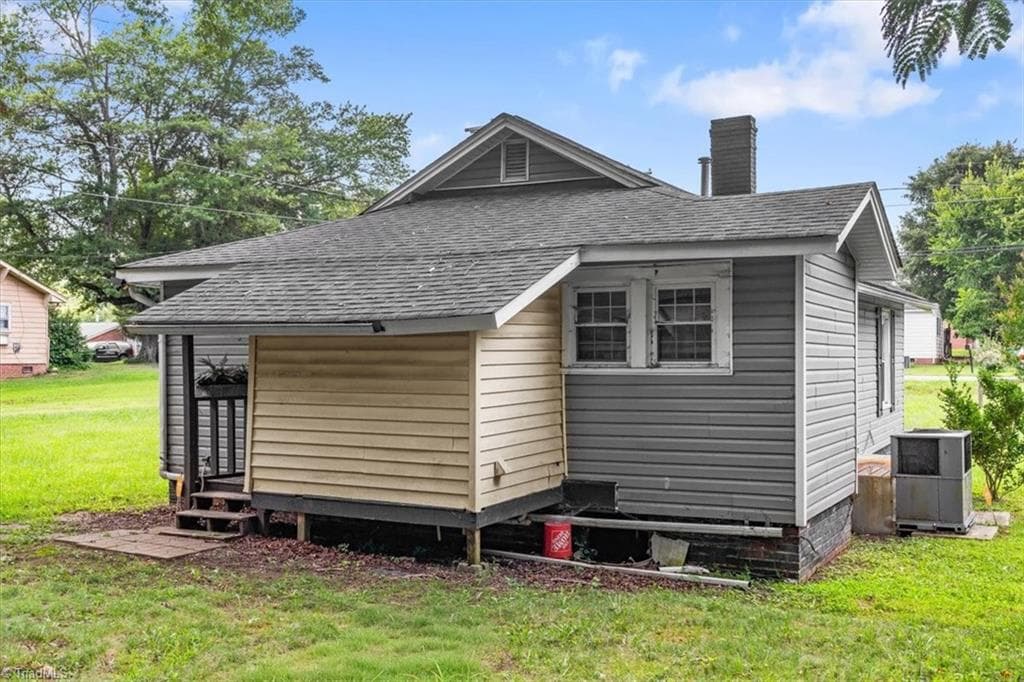 Stick/Site Built at 300 Druid Street, High Point NC 27265, photo 27 of 29
