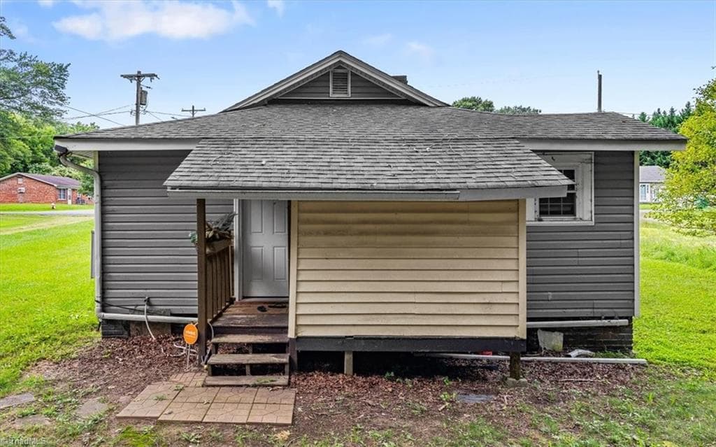 Stick/Site Built at 300 Druid Street, High Point NC 27265, photo 26 of 29