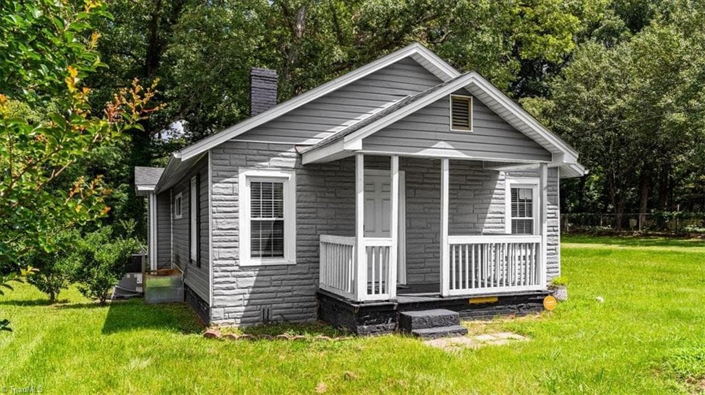 Stick/Site Built at 300 Druid Street, High Point NC 27265, photo 3 of 29