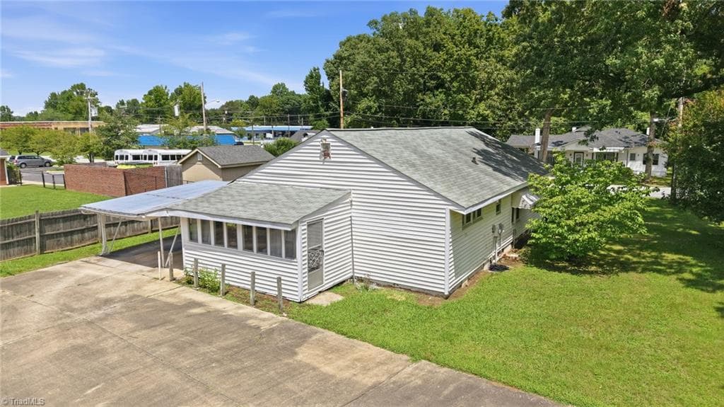 Stick/Site Built at 106 Crestwood Circle, High Point NC 27260, photo 37 of 40