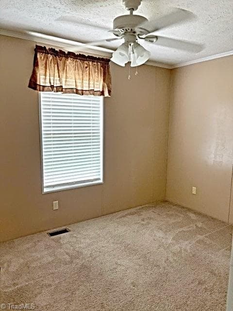 Manufactured Home at 88 Dixon Lane, Roxboro NC 27574, photo 8 of 17