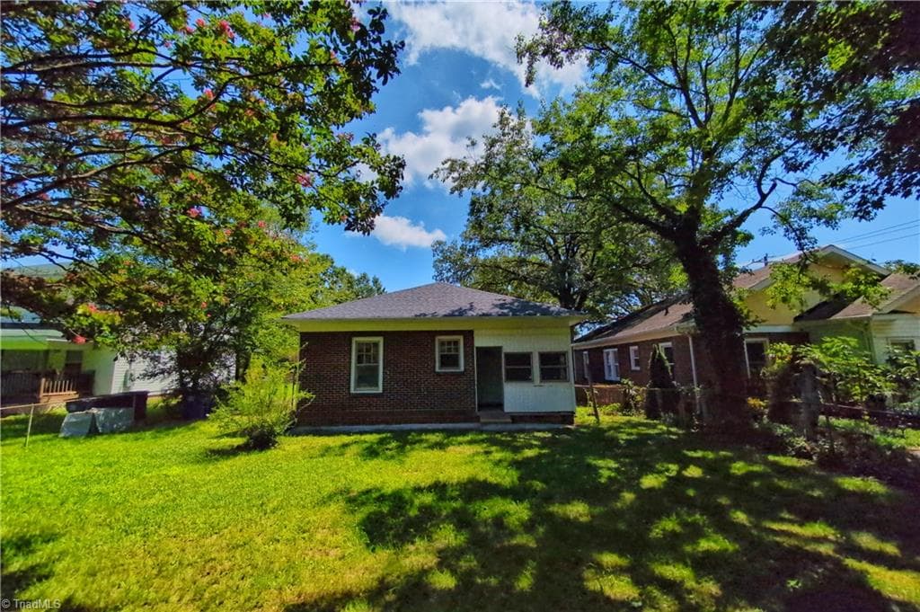 Stick/Site Built at 3004 N Patterson Avenue, Winston-Salem NC 27105, Winston-Salem, photo 36 of 40