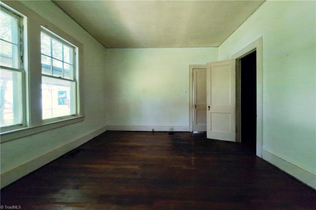 Stick/Site Built at 3004 N Patterson Avenue, Winston-Salem NC 27105, Winston-Salem, photo 14 of 40