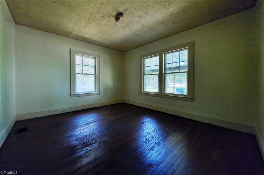 Stick/Site Built at 3004 N Patterson Avenue, Winston-Salem NC 27105, Winston-Salem, photo 15 of 40