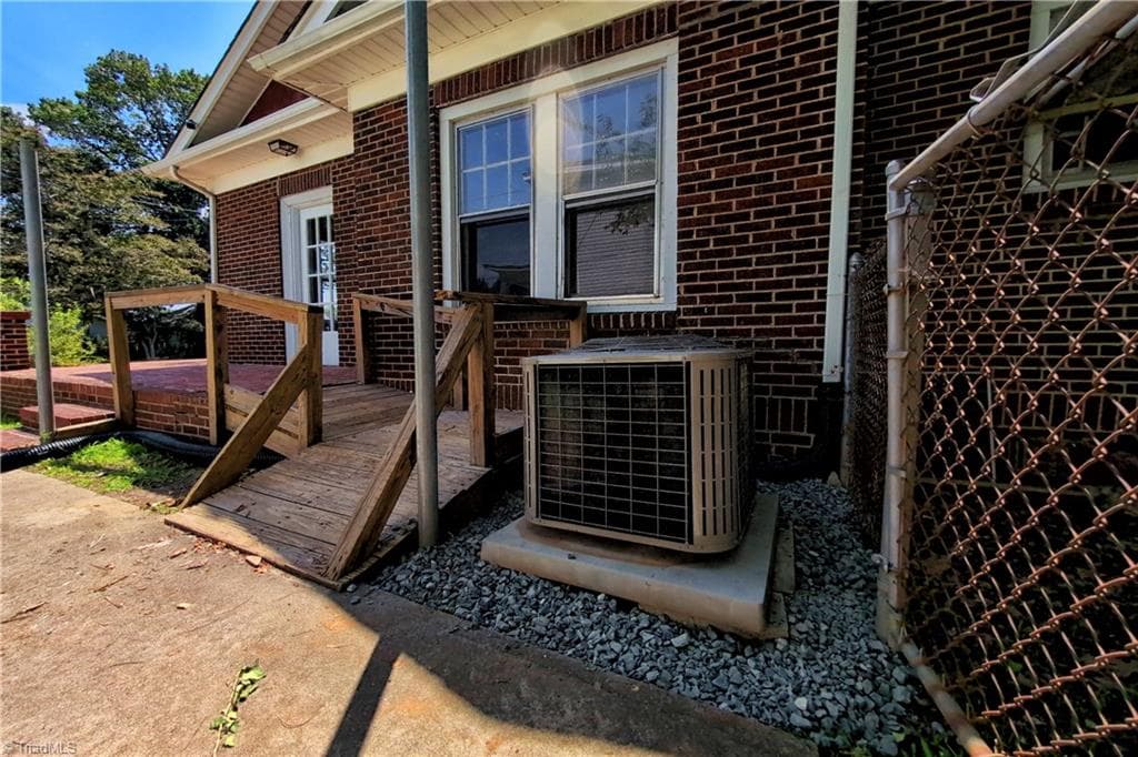 Stick/Site Built at 3004 N Patterson Avenue, Winston-Salem NC 27105, Winston-Salem, photo 39 of 40