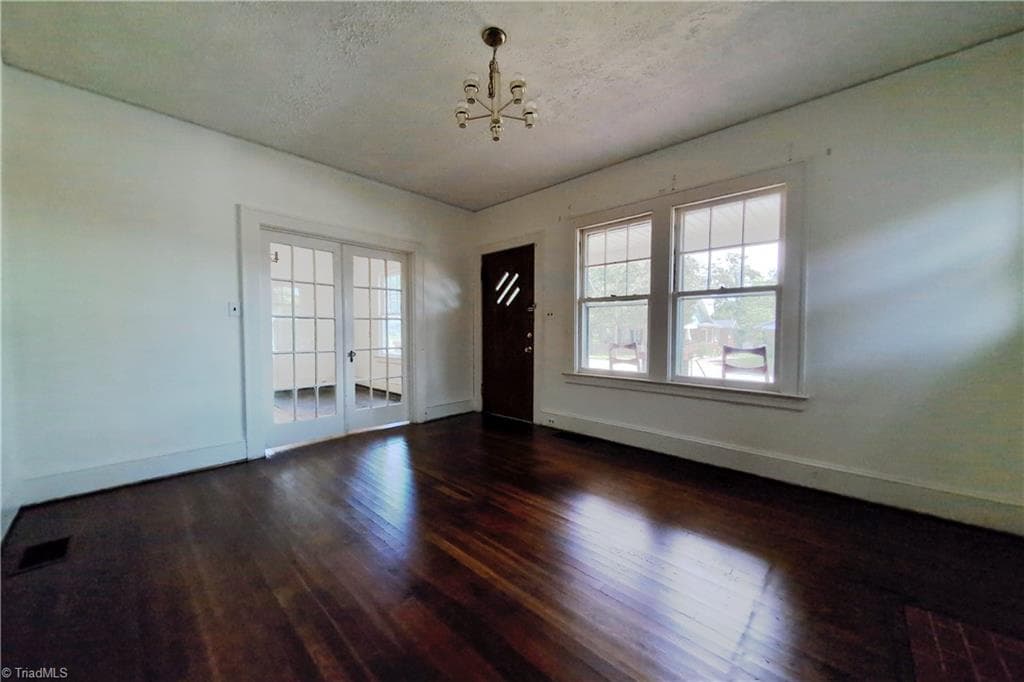 Stick/Site Built at 3004 N Patterson Avenue, Winston-Salem NC 27105, Winston-Salem, photo 4 of 40