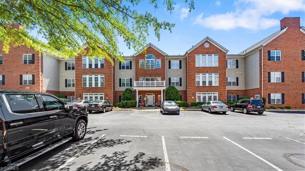 524 College Road # 307, Greensboro NC 27410