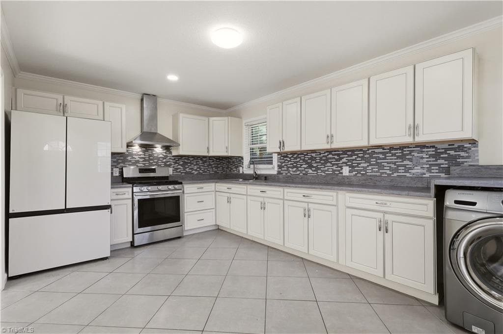 Stick/Site Built at 114 N Hall Street, High Point NC 27263, photo 10 of 30