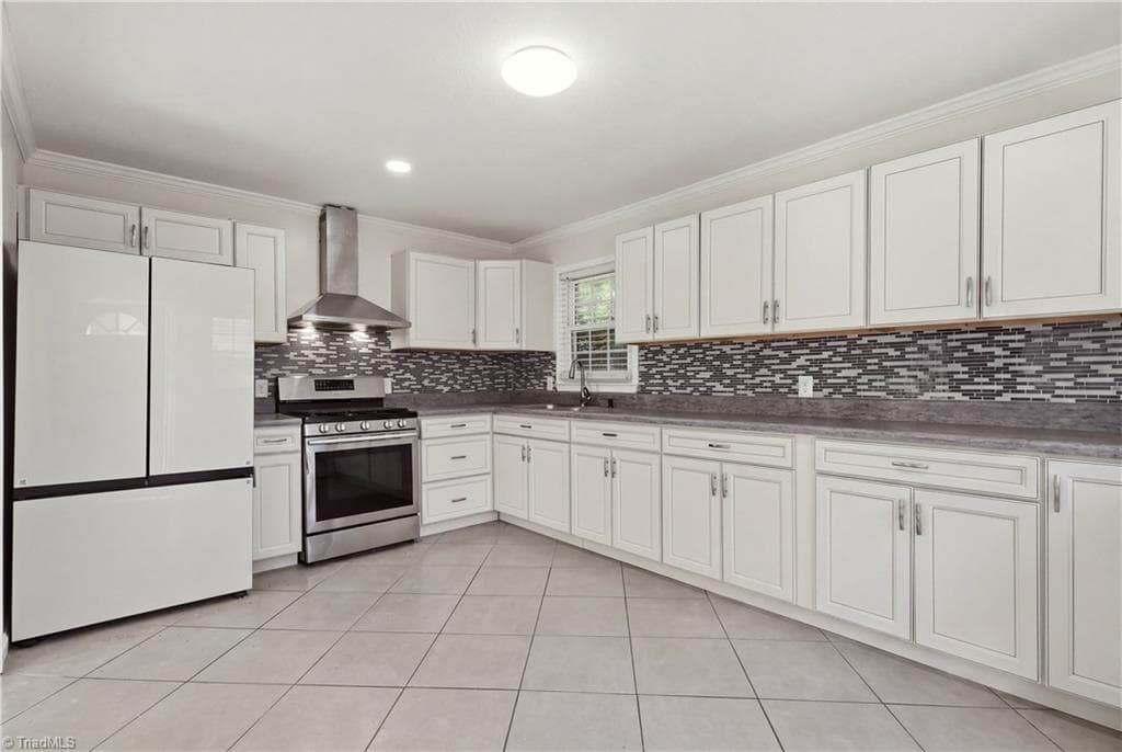 Stick/Site Built at 114 N Hall Street, High Point NC 27263, photo 11 of 30