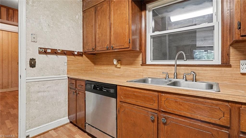 Stick/Site Built at 132 Cedarwood Drive, Eden NC 27288, photo 7 of 29