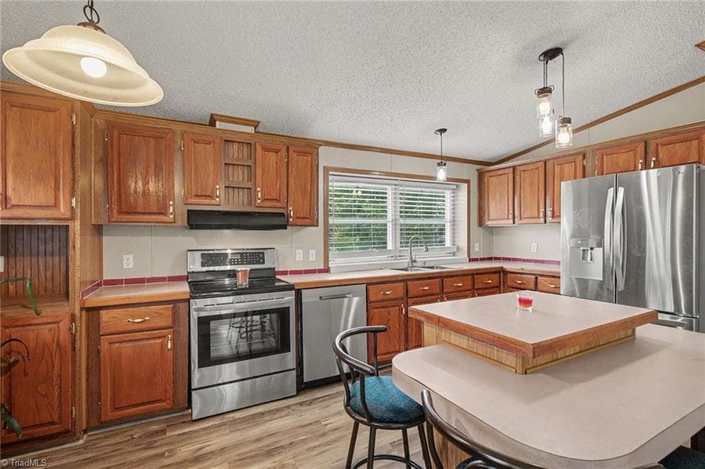 Manufactured Home at 1060 Knobview Lane, Pilot Mountain NC 27041, Pilot Mountain, photo 13 of 30