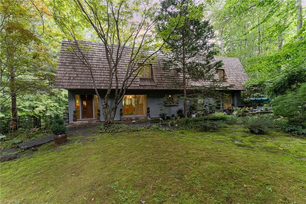 565 Knob View Drive, Winston-Salem NC 27104