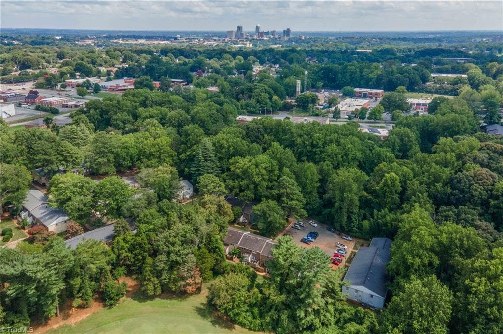 Stick/Site Built at 2811 Bleeker Square # F, Winston-Salem NC 27106, Winston-Salem, photo 3 of 10