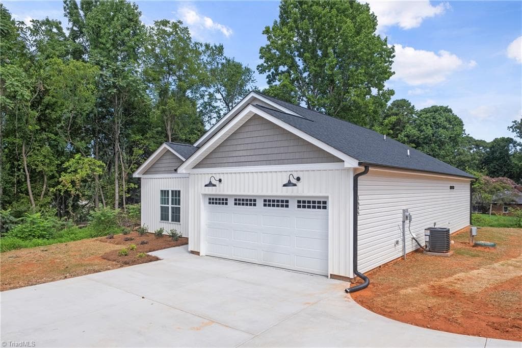 Stick/Site Built at 1649 Ralee Drive, Winston-Salem NC 27127, Winston-Salem, photo 3 of 32