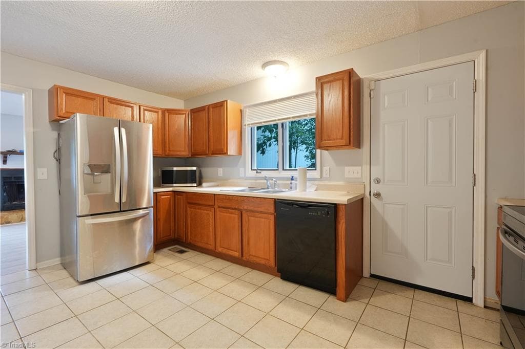 Stick/Site Built at 9 Pear Tree Court, Greensboro NC 27401, photo 12 of 36