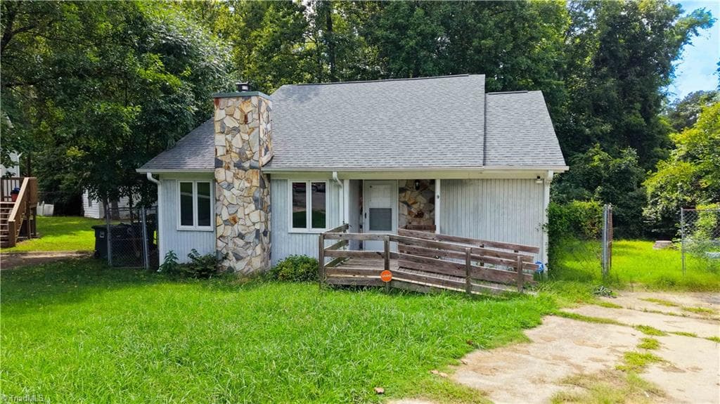9 Pear Tree Court, Greensboro NC 27401