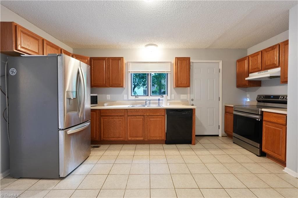 Stick/Site Built at 9 Pear Tree Court, Greensboro NC 27401, photo 11 of 36