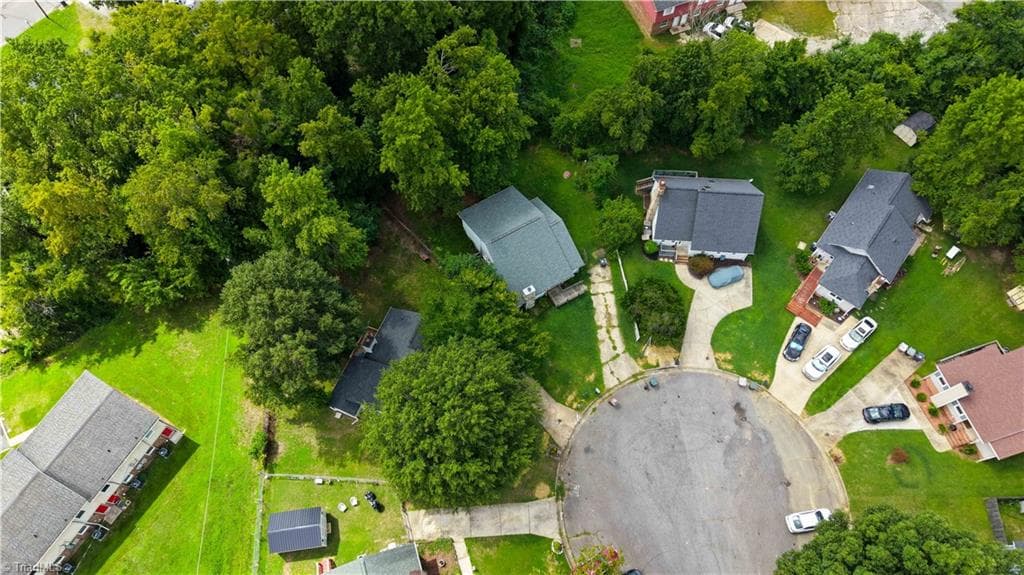 Stick/Site Built at 9 Pear Tree Court, Greensboro NC 27401, photo 35 of 36