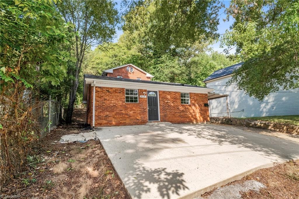 Stick/Site Built at 2117 Bowen Boulevard, Winston-Salem NC 27105, Winston-Salem, photo 3 of 31
