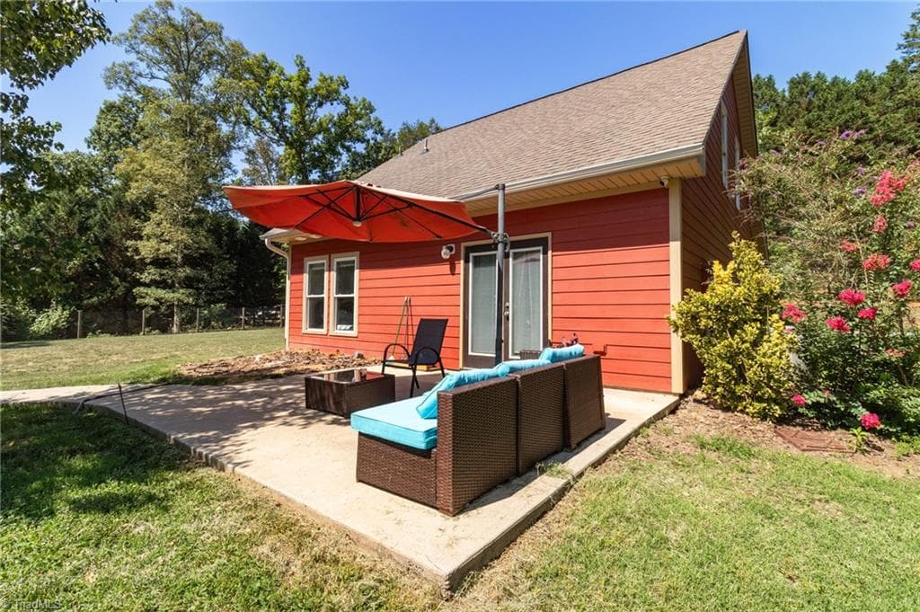 Stick/Site Built at 2108 Glenside Drive, Greensboro NC 27405, photo 25 of 39