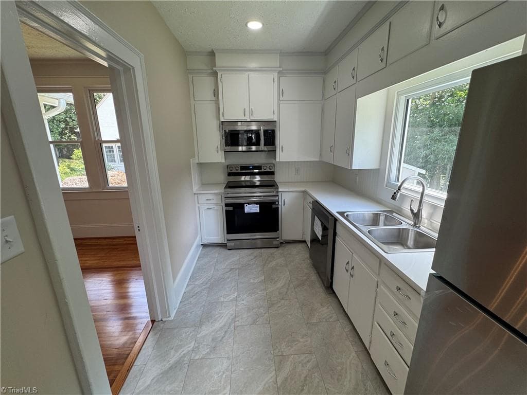 Stick/Site Built at 800 S Sunset Drive, Winston-Salem NC 27103, Winston-Salem, photo 13 of 32