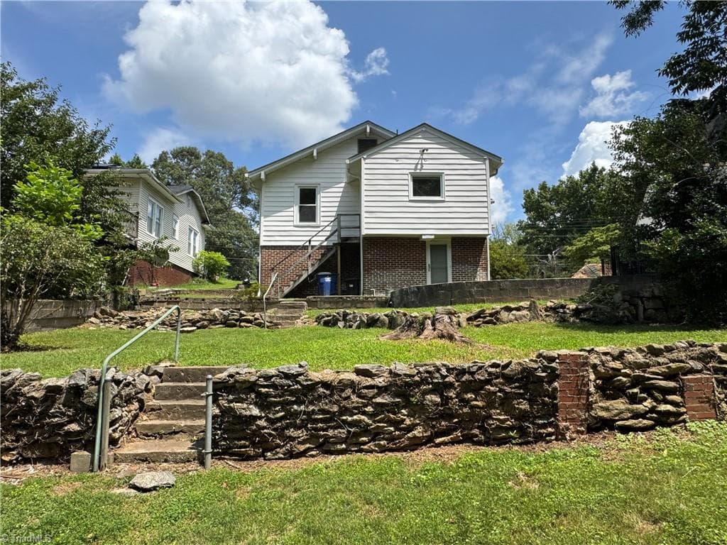 Stick/Site Built at 800 S Sunset Drive, Winston-Salem NC 27103, Winston-Salem, photo 28 of 32
