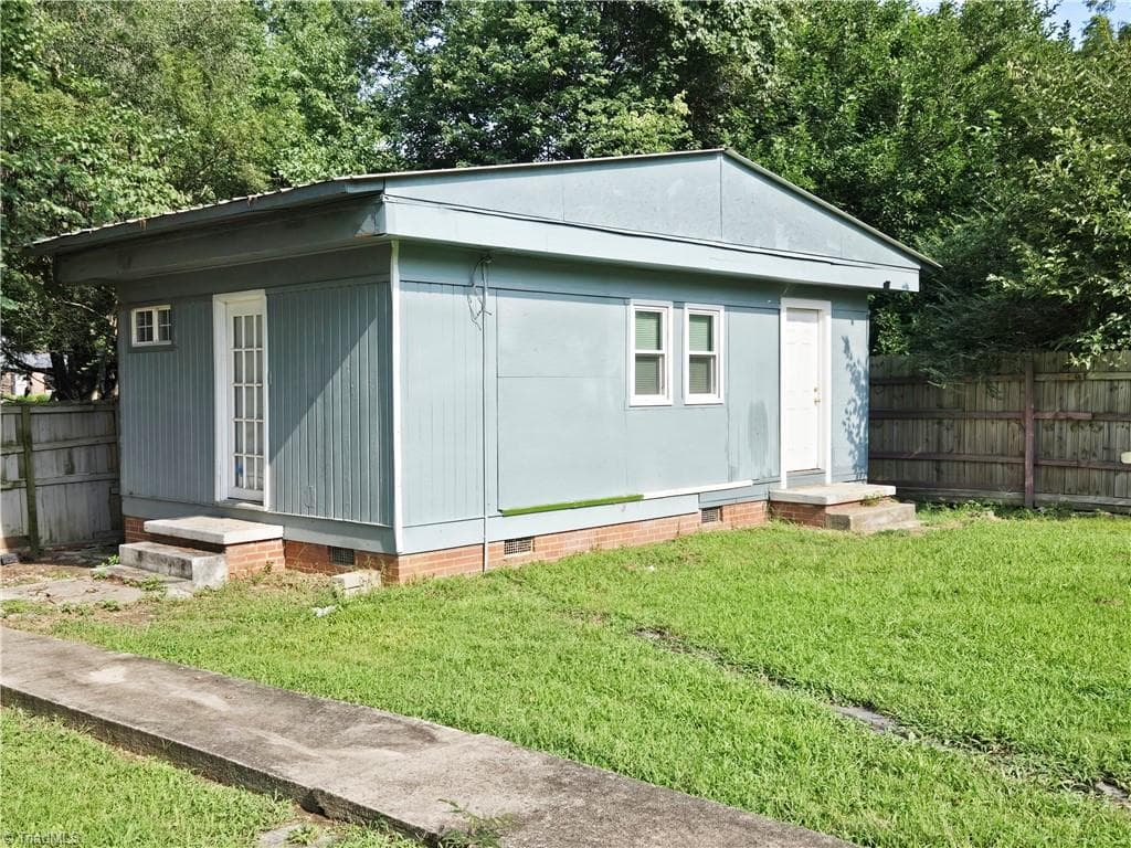 Stick/Site Built at 1415 Forrest Street, High Point NC 27262, photo 11 of 12