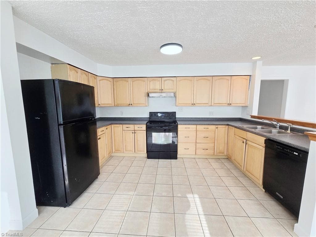Stick/Site Built at 1415 Forrest Street, High Point NC 27262, photo 4 of 12
