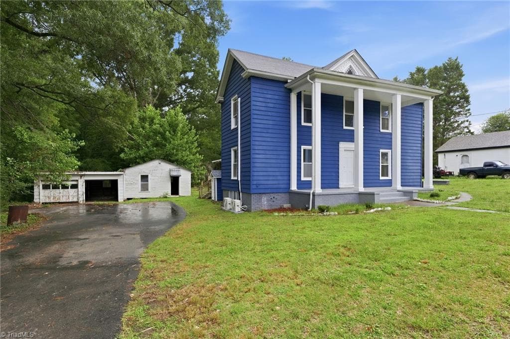 Stick/Site Built at 1011 4th Street, Eden NC 27288, photo 2 of 44