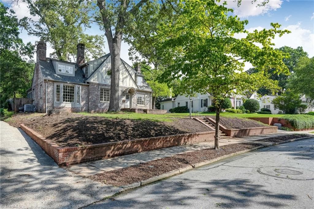Stick/Site Built at 812 Dover Road, Greensboro NC 27408, photo 6 of 41