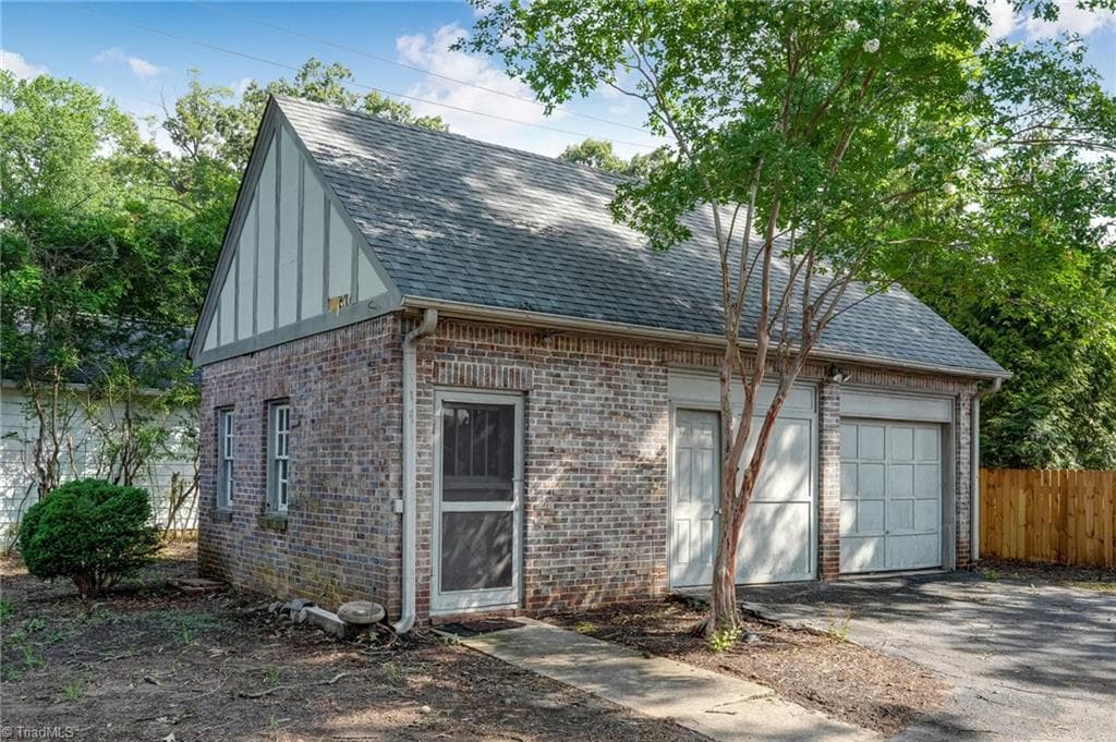 Stick/Site Built at 812 Dover Road, Greensboro NC 27408, photo 36 of 41