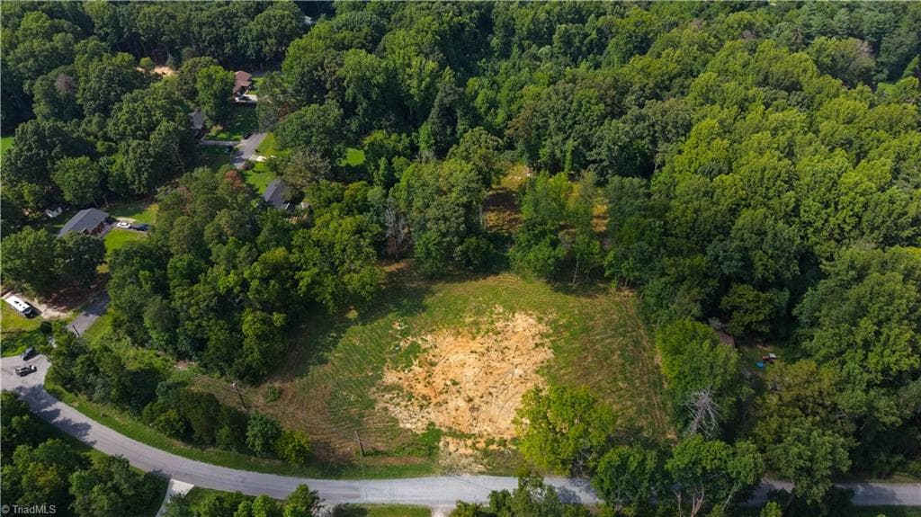 Single Family Residence at 3025 Greenhouse Road, Winston-Salem NC 27127, Winston-Salem, photo 5 of 38